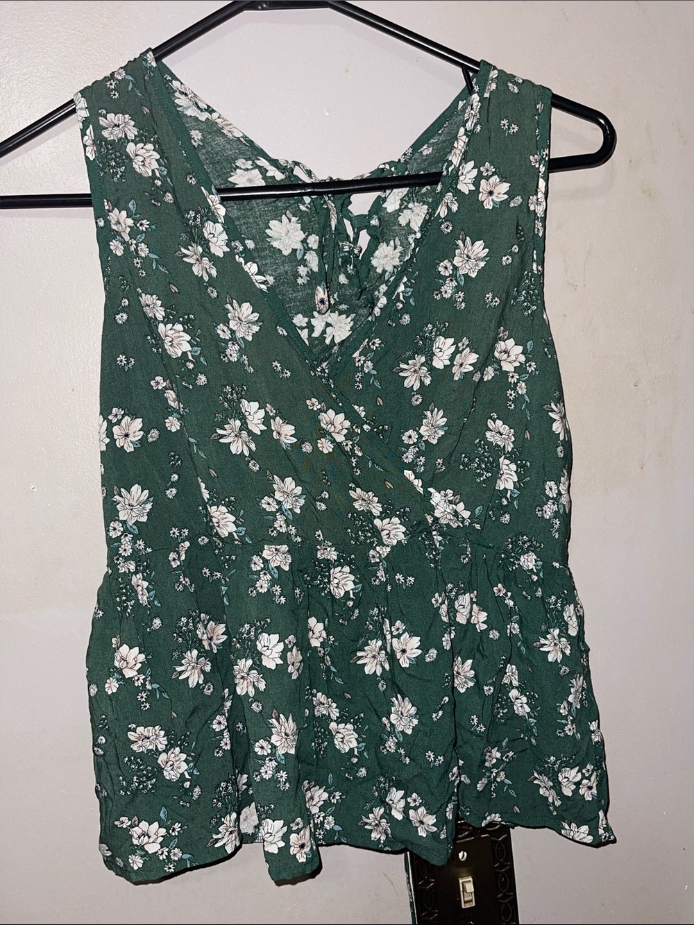 Women’s Green Floral Sleeveless Peplum Camisole